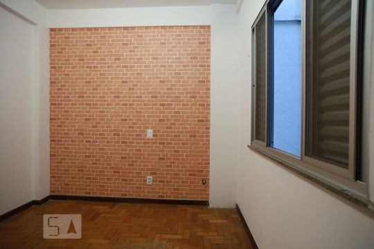 Quarto de Serviço de casa de condomínio à venda com 6 quartos, 250m² em Tijuca, Rio de Janeiro