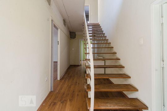 Escada de casa à venda com 4 quartos, 625m² em Sumaré, São Paulo