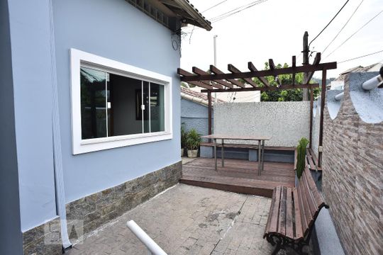 Frente da casa de casa de condomínio à venda com 4 quartos, 230m² em Freguesia de Jacarepaguá, Rio de Janeiro