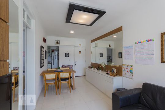 Sala de apartamento à venda com 2 quartos, 55m² em Jacarepaguá, Rio de Janeiro