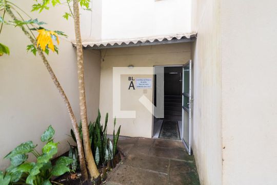 Hall de entrada de apartamento para alugar com 2 quartos, 50m² em Mato Grande, Canoas