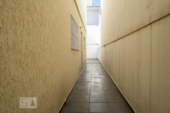 Área Externa de casa para alugar com 3 quartos, 130m² em Vila Mariza Mazzei, São Paulo