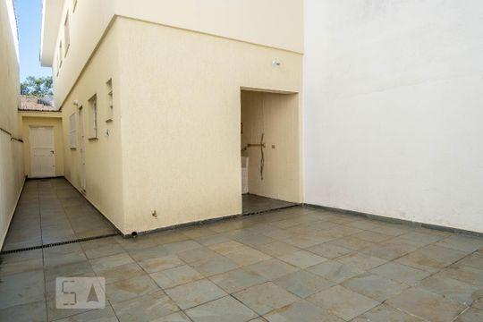 Área Externa de casa para alugar com 3 quartos, 130m² em Vila Mariza Mazzei, São Paulo