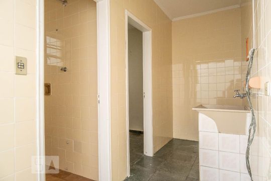 Área de Serviço de casa para alugar com 3 quartos, 130m² em Vila Mariza Mazzei, São Paulo