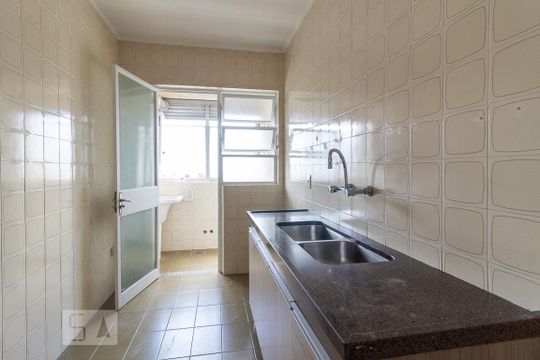 Cozinha de apartamento para alugar com 3 quartos, 76m² em Boa Vista, Porto Alegre