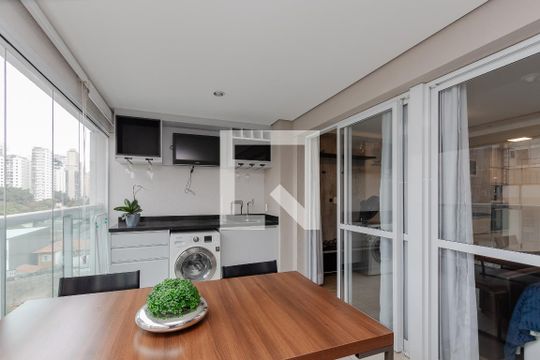 Varanda de kitnet/studio para alugar com 1 quarto, 41m² em Brooklin Paulista, São Paulo