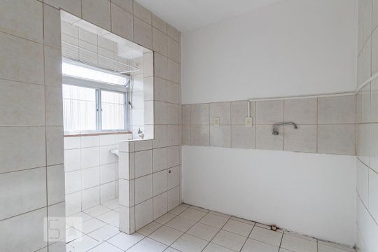Cozinha de apartamento para alugar com 1 quarto, 40m² em Jardim Itu-sabará, Porto Alegre