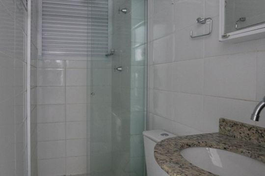 Banheiro de apartamento para alugar com 2 quartos, 60m² em Baeta Neves, São Bernardo do Campo
