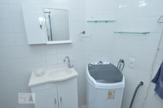 Banheiro de apartamento à venda com 1 quarto, 30m² em Copacabana, Rio de Janeiro