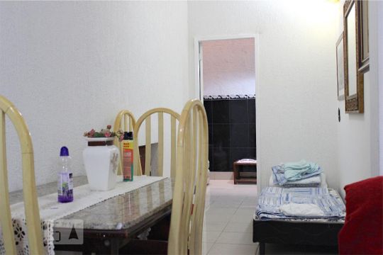 Sala de casa de condomínio para alugar com 4 quartos, 300m² em Barra da Tijuca, Rio de Janeiro