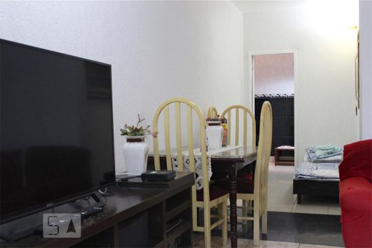 Sala de casa de condomínio para alugar com 4 quartos, 300m² em Barra da Tijuca, Rio de Janeiro