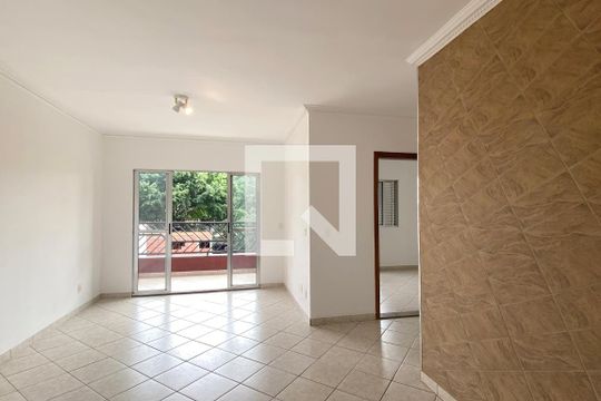 Sala de apartamento para alugar com 2 quartos, 80m² em Vila Boa Vista, Barueri