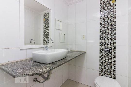 Banheiro de apartamento para alugar com 3 quartos, 68m² em Santana, São Paulo