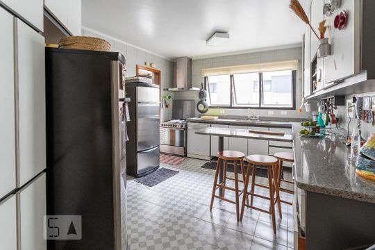 Cozinha de apartamento à venda com 4 quartos, 189m² em Vila Madalena, São Paulo