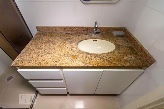 Banheiro Social de apartamento à venda com 3 quartos, 63m² em Penha de França, São Paulo