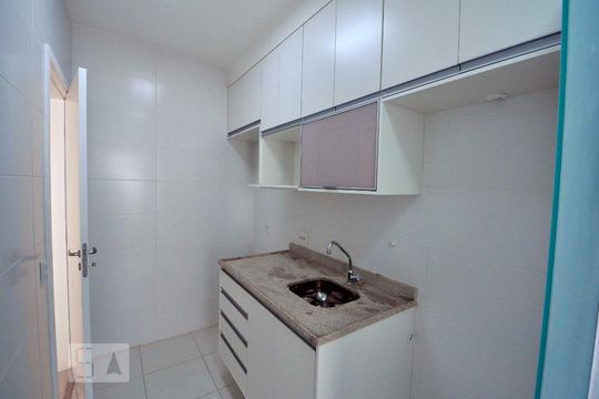 Cozinha - Torneira de apartamento para alugar com 2 quartos, 68m² em Centro, Osasco