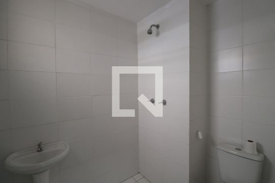 Banheiro da Suíte de apartamento à venda com 3 quartos, 59m² em Jardim Las Vegas, Guarulhos
