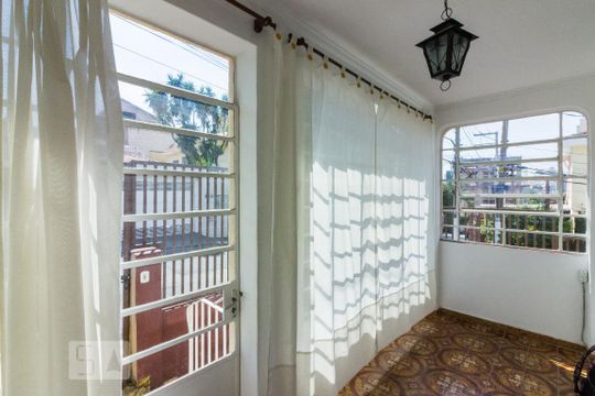 Hall de Entrada de casa à venda com 2 quartos, 150m² em Vila Paulicéia, São Paulo