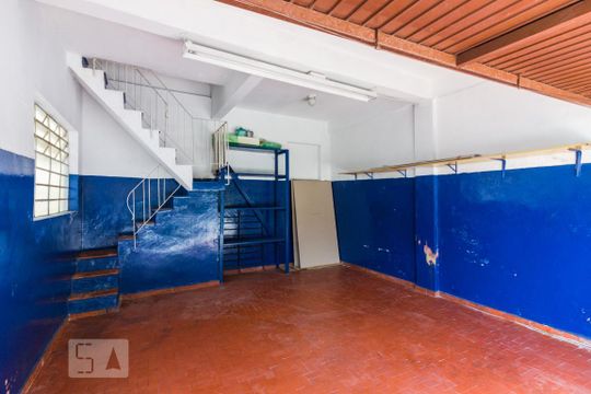 Garagem de casa à venda com 2 quartos, 150m² em Vila Paulicéia, São Paulo