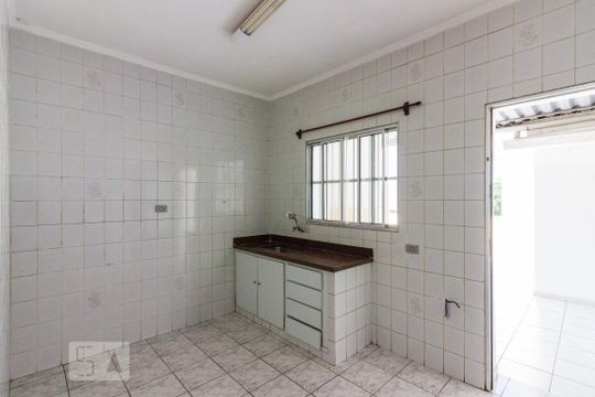 Cozinha de casa à venda com 2 quartos, 150m² em Vila Paulicéia, São Paulo