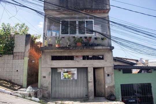 Fachada de casa para alugar com 1 quarto, 27m² em Vila Fachini, São Paulo