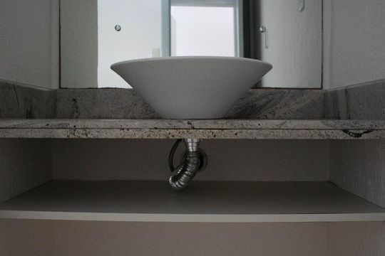 Banheiro Adaptado de apartamento à venda com 3 quartos, 100m² em Menino Deus, Porto Alegre