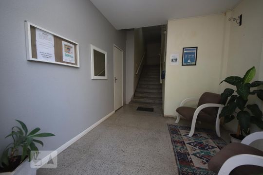 Hall de Entrada de apartamento para alugar com 2 quartos, 80m² em Centro, Canoas