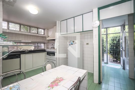 Cozinha de casa à venda com 3 quartos, 150m² em Jardim Leonor, São Paulo