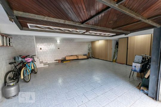 Garagem de casa à venda com 3 quartos, 220m² em Vila das Mercês, São Paulo