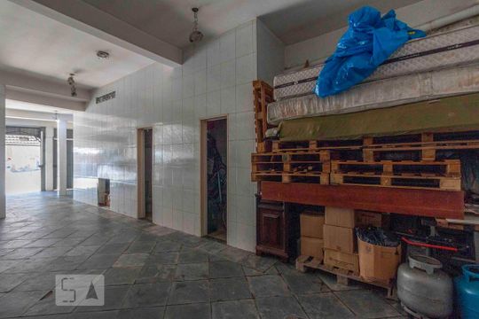 Garagem de casa para alugar com 5 quartos, 900m² em Vila Marieta, São Paulo
