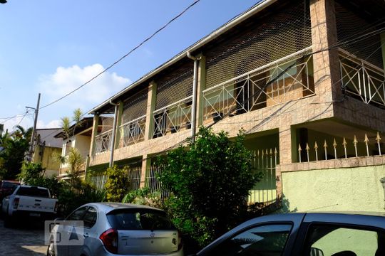 Fachada de casa à venda com 5 quartos, 382m² em Freguesia de Jacarepaguá, Rio de Janeiro