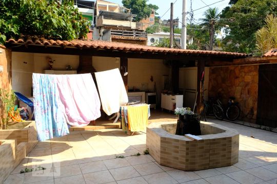 Vista da suíte 2 de casa à venda com 5 quartos, 382m² em Freguesia de Jacarepaguá, Rio de Janeiro
