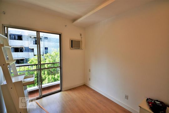 Quarto 1 de apartamento para alugar com 2 quartos, 70m² em Botafogo, Rio de Janeiro