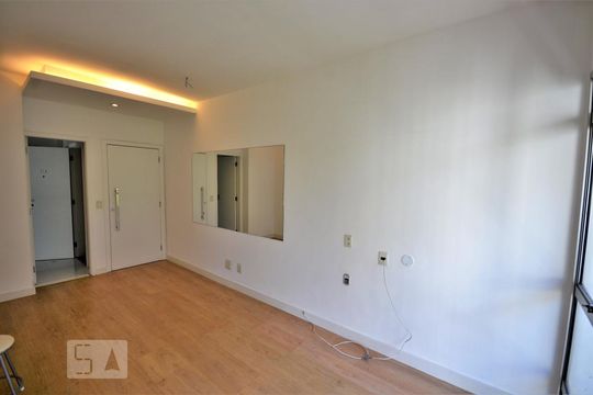 Sala de apartamento para alugar com 2 quartos, 70m² em Botafogo, Rio de Janeiro