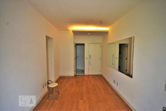 Sala de apartamento para alugar com 2 quartos, 70m² em Botafogo, Rio de Janeiro
