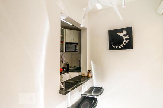 Cozinha de apartamento para alugar com 2 quartos, 48m² em Jardim Prudência, São Paulo
