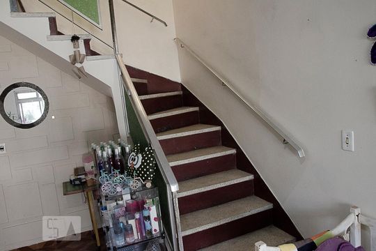 Escada piso superior de casa à venda com 3 quartos, 121m² em Parque Edu Chaves, São Paulo