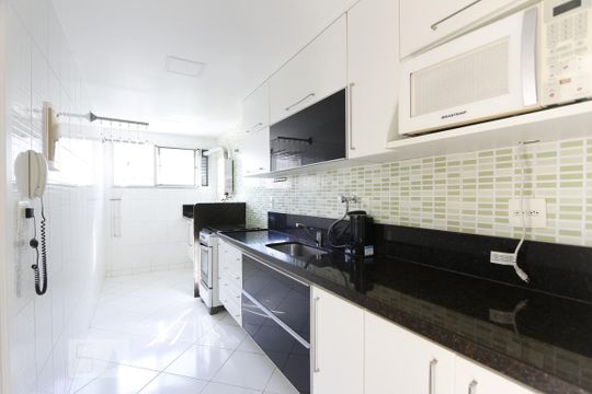 Cozinha - Armários de apartamento à venda com 2 quartos, 80m² em Barra da Tijuca, Rio de Janeiro