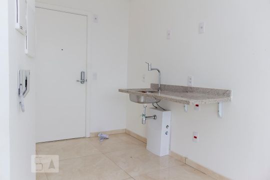 Cozinha de kitnet/studio à venda com 1 quarto, 28m² em Sé, São Paulo