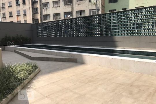 Piscina de kitnet/studio à venda com 1 quarto, 28m² em Sé, São Paulo