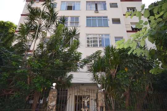 Fachada de apartamento para alugar com 3 quartos, 120m² em Laranjeiras, Rio de Janeiro
