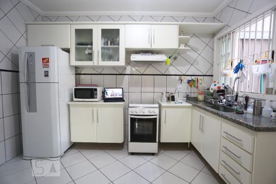 Cozinha de casa de condomínio à venda com 3 quartos, 90m² em Vila Gomes, São Paulo