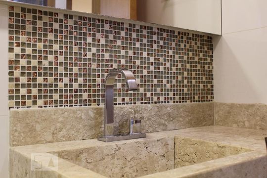 Banheiro de apartamento para alugar com 2 quartos, 79m² em Csb 2, Brasília