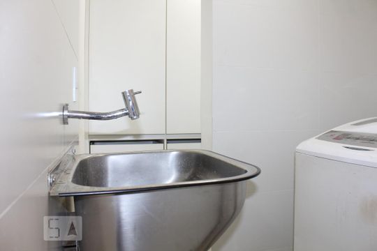 Área de Serviço de apartamento para alugar com 2 quartos, 79m² em Csb 2, Brasília