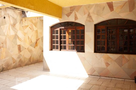 Fachada de casa à venda com 2 quartos, 122m² em Jardim Jaú (zona Leste), São Paulo