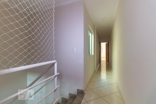 Corredor de casa à venda com 3 quartos, 200m² em Chácara Mafalda, São Paulo