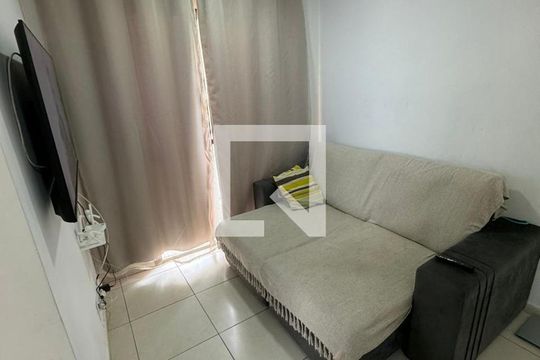 Sala de apartamento à venda com 2 quartos, 60m² em Portal dos Gramados, Guarulhos