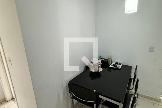 Sala de apartamento à venda com 2 quartos, 60m² em Portal dos Gramados, Guarulhos