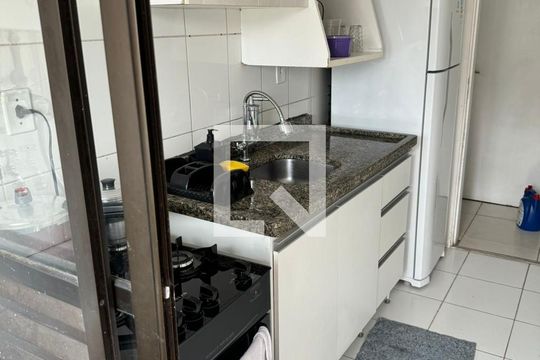 Cozinha de apartamento à venda com 2 quartos, 60m² em Portal dos Gramados, Guarulhos