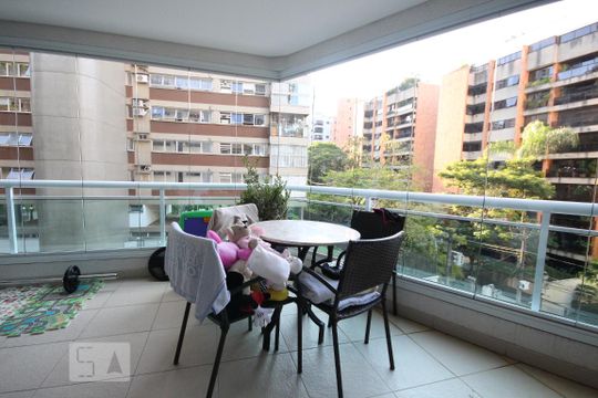 Varanda da Sala de apartamento à venda com 3 quartos, 257m² em Real Parque, São Paulo